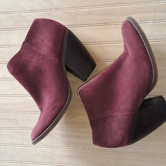 Soho Cobbler NYC Western Chunky Heel Ankle Suede Stylish Leather Booties - Picture 1 of 9